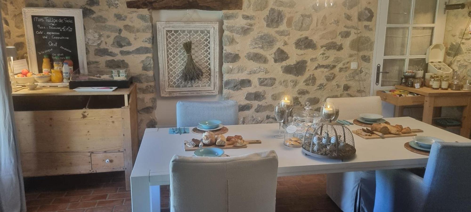 Bed and Breakfast Mas Tulipe De Soie Bevons Esterno foto